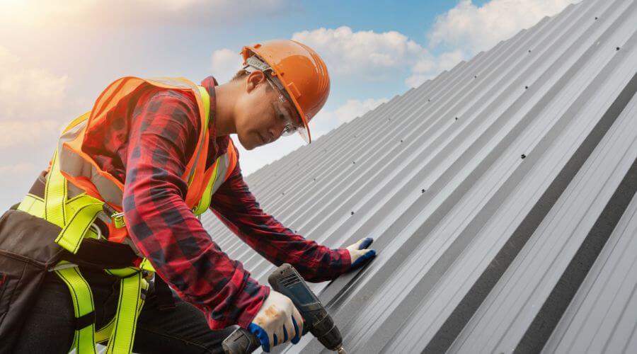 Expert Emergency Roof Repairs services in Earlville, IL